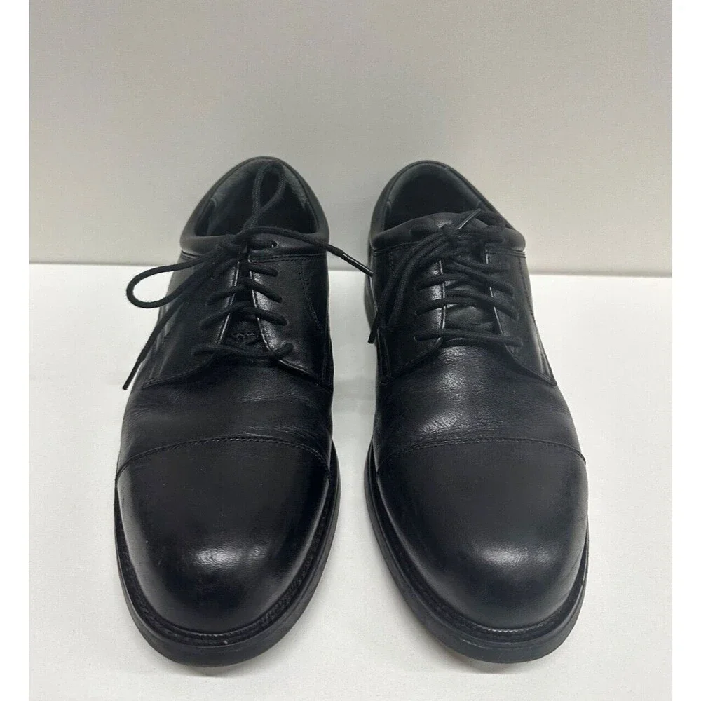 Hunter's Bay Collection men size 9 black leather upper cap toe lace-up shoes